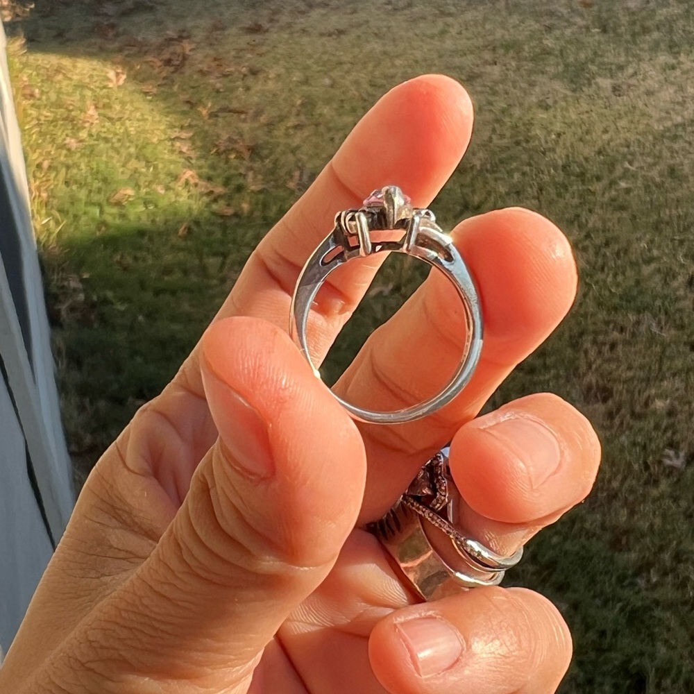 Elegant Sterling Silver and Pink Gemstone Ring stamped 925 - Picture 7 of 10